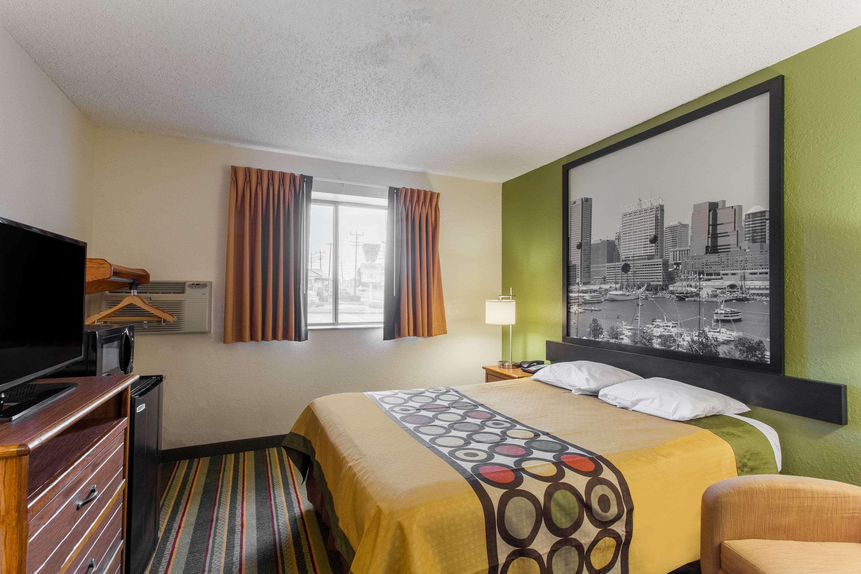 Отель Super 8 By Wyndham College Park Wash Dc Area Экстерьер фото